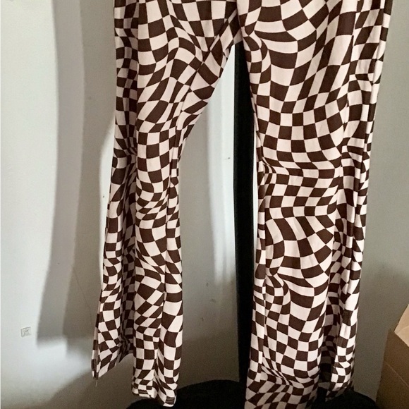 SHEIN Curve bell-bottom brown checkered pants, size ladies 1X, diamond pattern - Picture 4 of 10